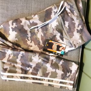 NWT Avia Camo Leggings